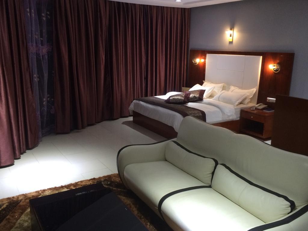קוטונו Sun Beach Hotel מראה חיצוני תמונה