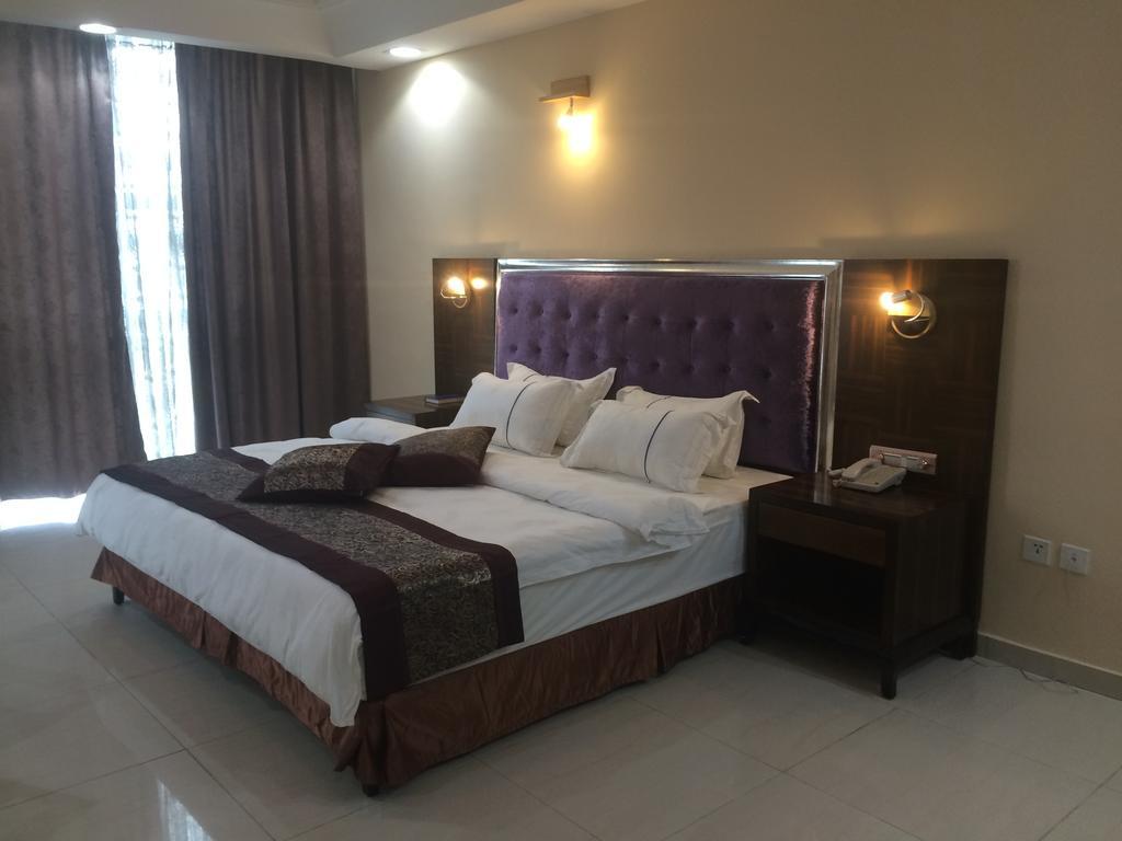 קוטונו Sun Beach Hotel מראה חיצוני תמונה