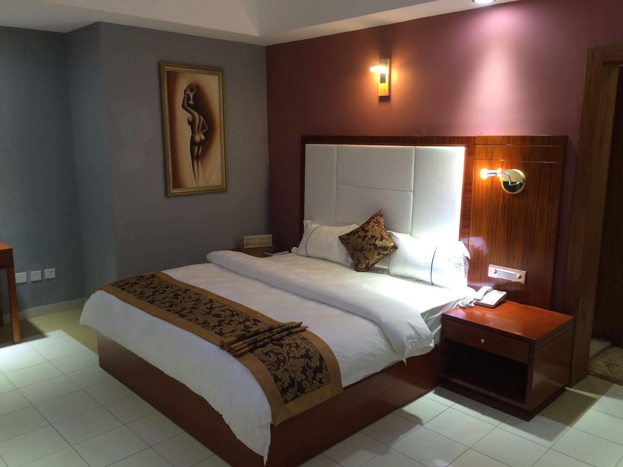 קוטונו Sun Beach Hotel מראה חיצוני תמונה