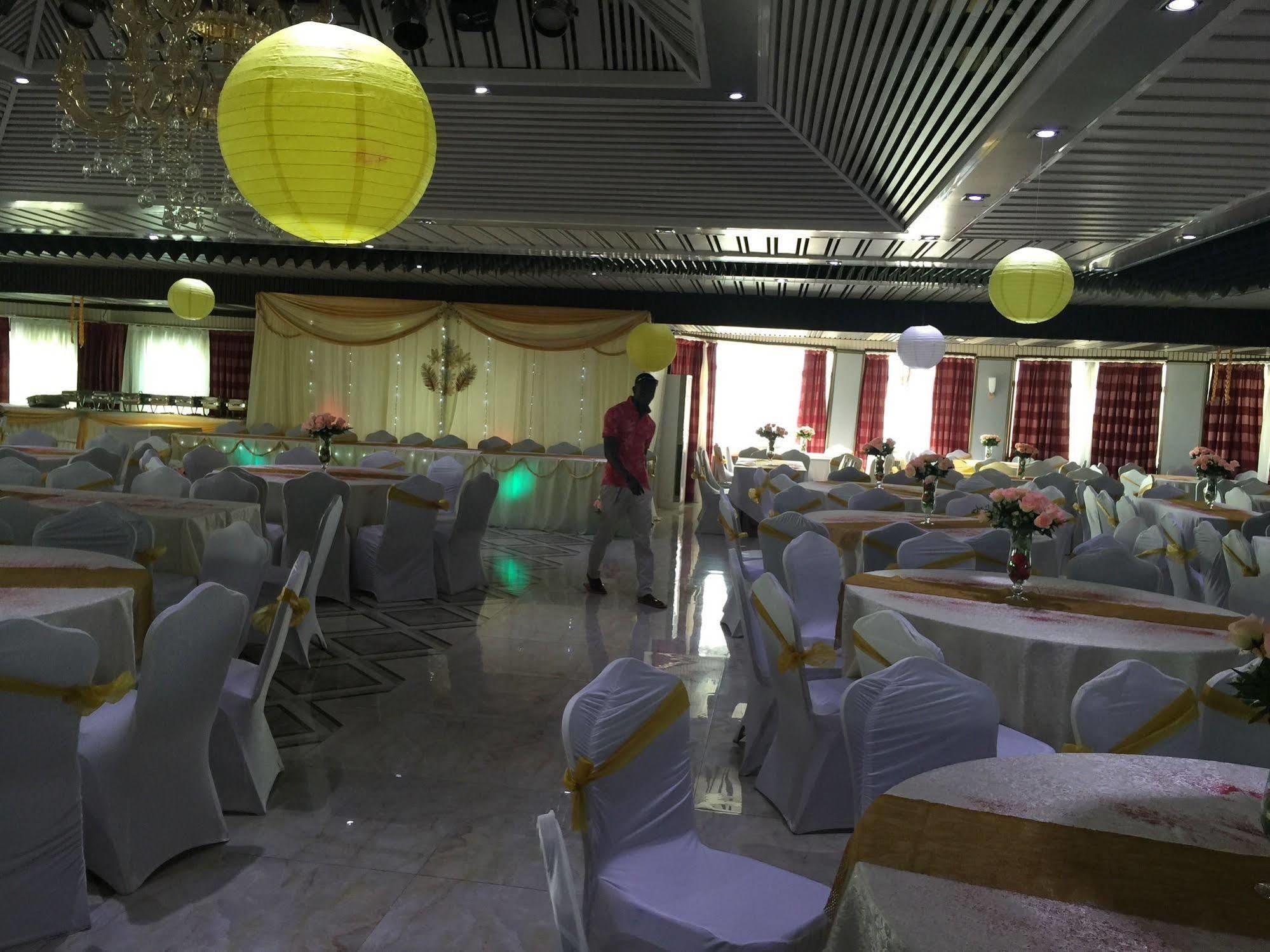 קוטונו Sun Beach Hotel מראה חיצוני תמונה