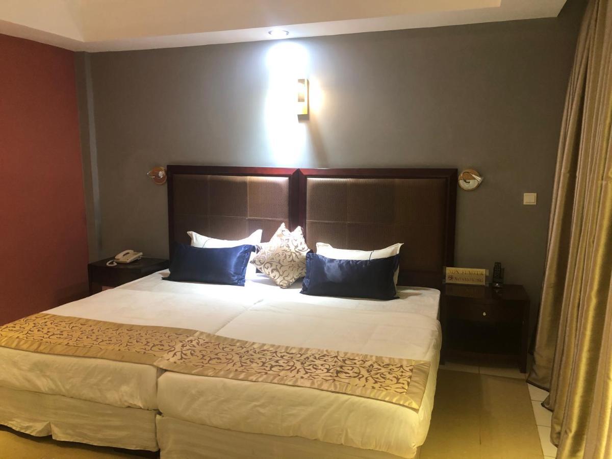 קוטונו Sun Beach Hotel מראה חיצוני תמונה